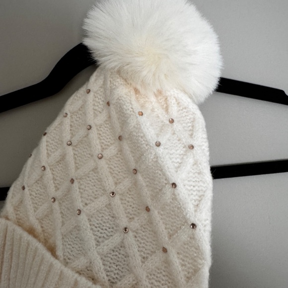 Vince Camuto Beanie Toque - Picture 3 of 3